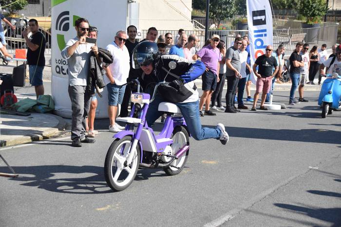 Motor eta errugbi zaleen bil 81 1535804676241