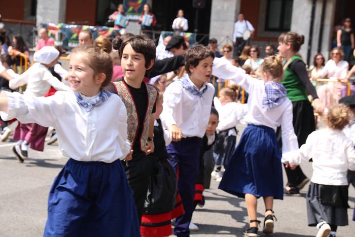 Dantzari txiki eguna Anoetan 20 1497181560698