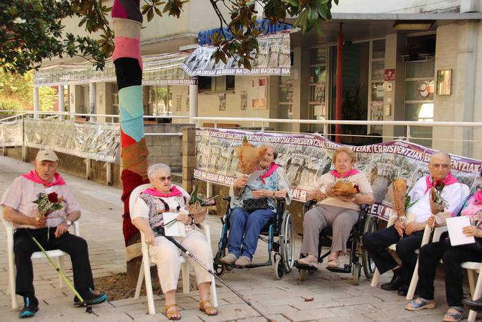 Helduenei dantza eginez hasi 32 1564057649481