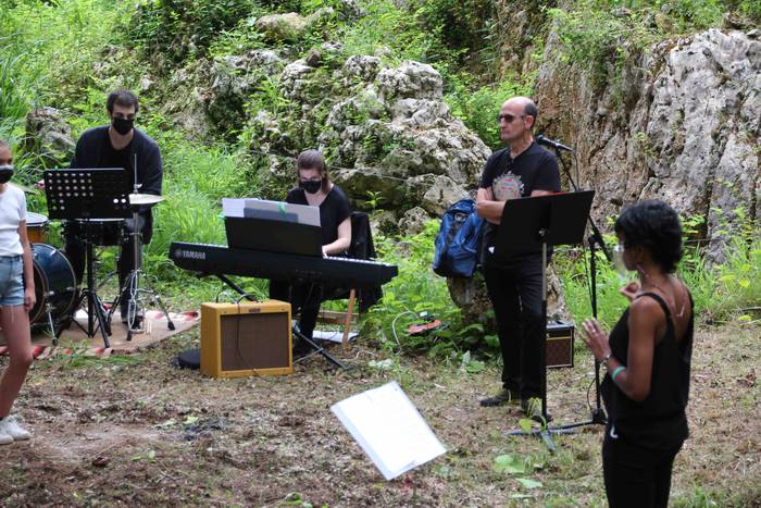 Basoaren erdi-erdian 4 1623508582441