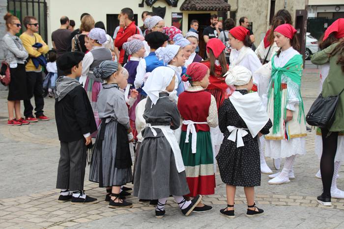 Haurrek alaitu dituzte kalea 2 1494677744091