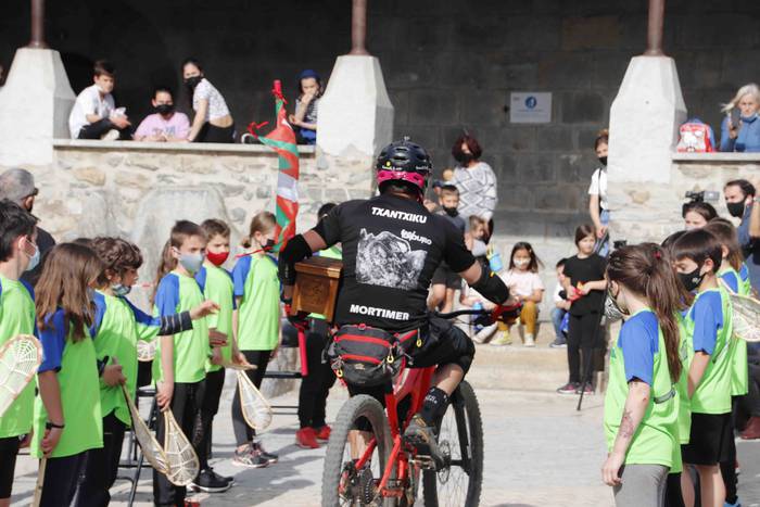 Irurako Kutxa Bira iruditan 8 1619287420304