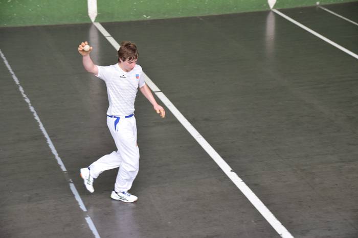 Giro onean ari da ospatzen B 22 1527960743195