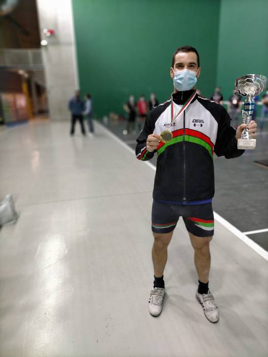 Sariak pilatzen jarraitzen d 3 1604438535529