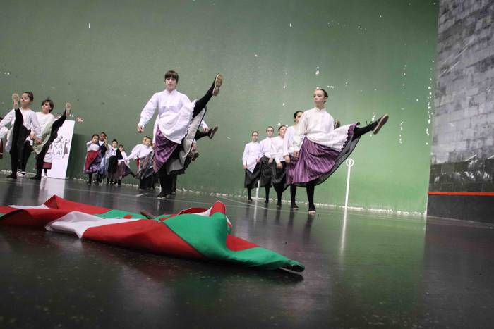 Dantzari Txiki Eguna Zizurki 30 1575117840950