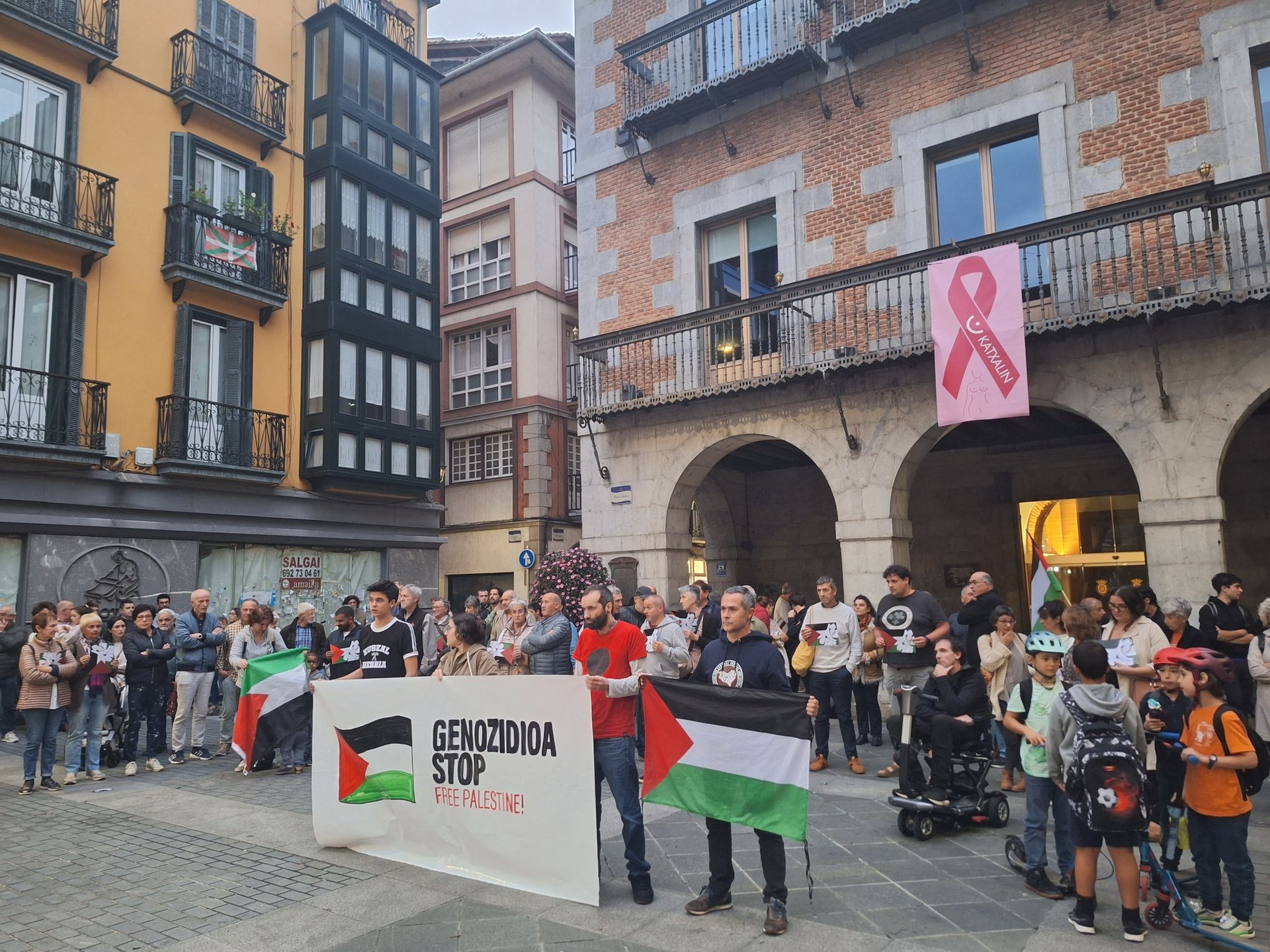 Gernika-Palestinak ehundik gora elkarretaratze antolatu ditu biharko