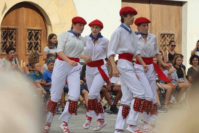 Dantza sokara batu dira emak 18 1660153172017