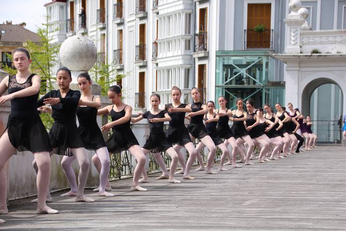 Barandari helduta dantzan 22 1523801365326