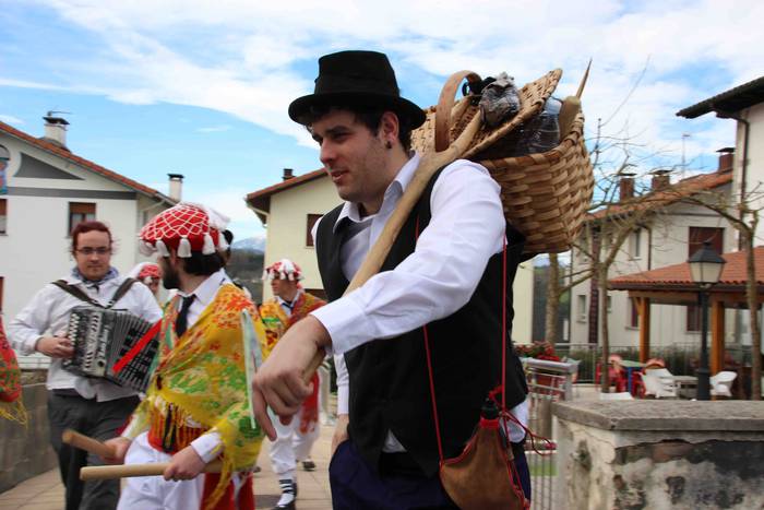 Lo zegoena, esnatu dute Abal 50 1551613865052