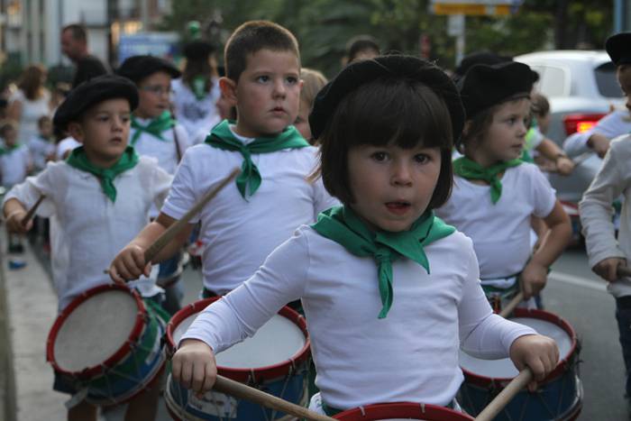 Irurako odol emaileek bota dute txupinazoa 7 1474654373414