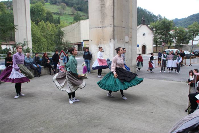 Ikaztegieta Pilareko eguna Sutarri 5 1476272040596