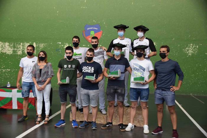 Eskuz Binakako Santio Txapel 32 1627541736293