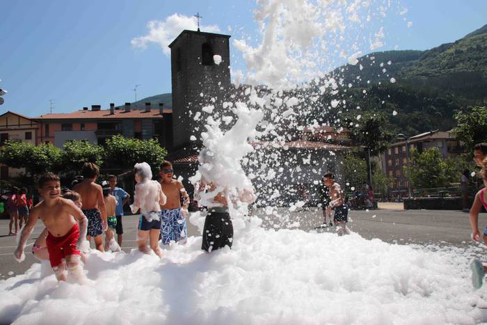 Saharako haurrei harrera egi 70 1530544930515