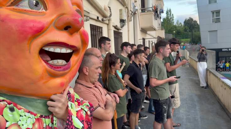 Familien eta adiskideen topagunea