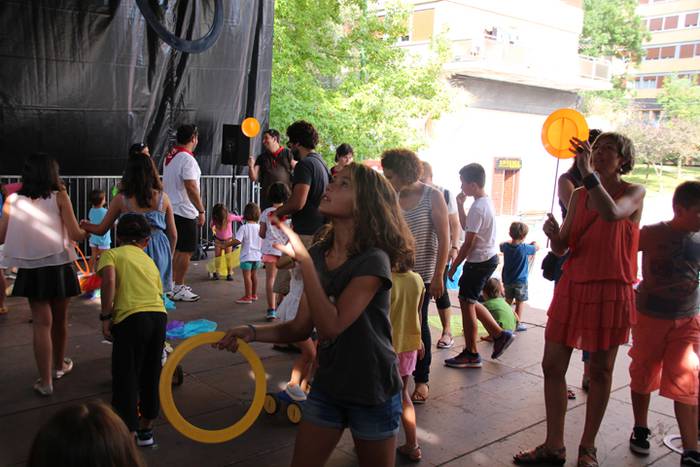 Zirkuaren aparretan murgilduta 54 1473012804418