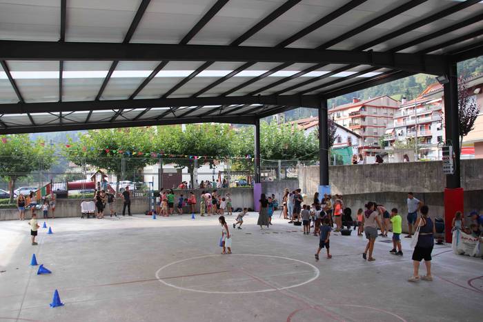 Jolasean igaro dute arratsal 48 1567097348521