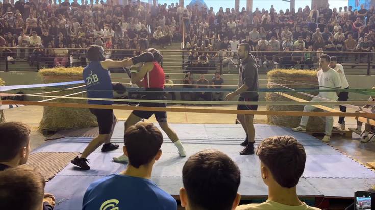 Boxeo erakustaldi jendetsua, Baliarrainen