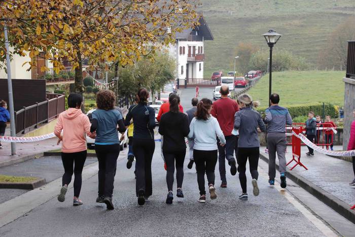 Ume krosa egin dute Amasako  33 1636802244456