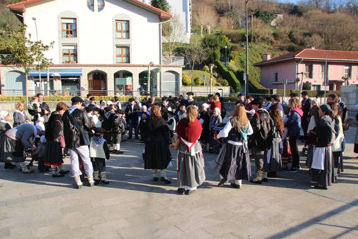 Gabon eskea eta olentzero 2015 99 1450964202362