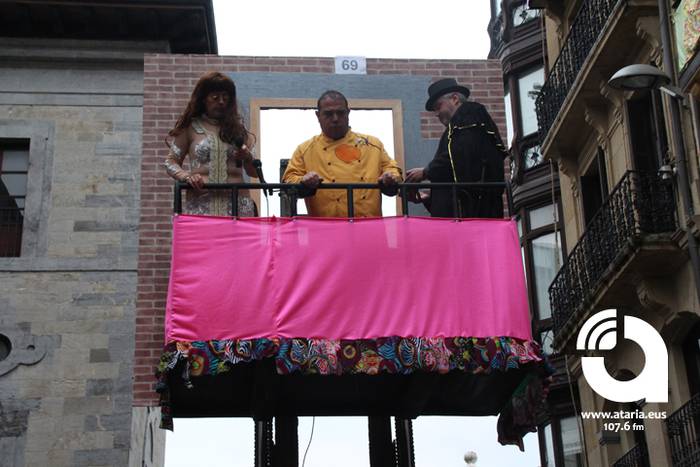 Pijamen iraultzak hartu du T 11 1488099920959