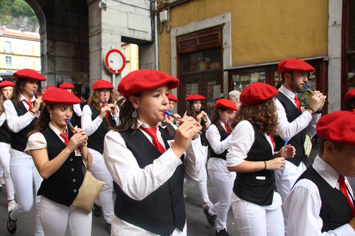 Lizarrez apaindutako kaleeta 186 1498480828841