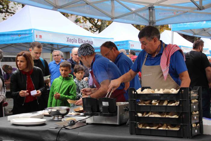 5.000 kilo txanpinoi saltsan 21 1571486540272