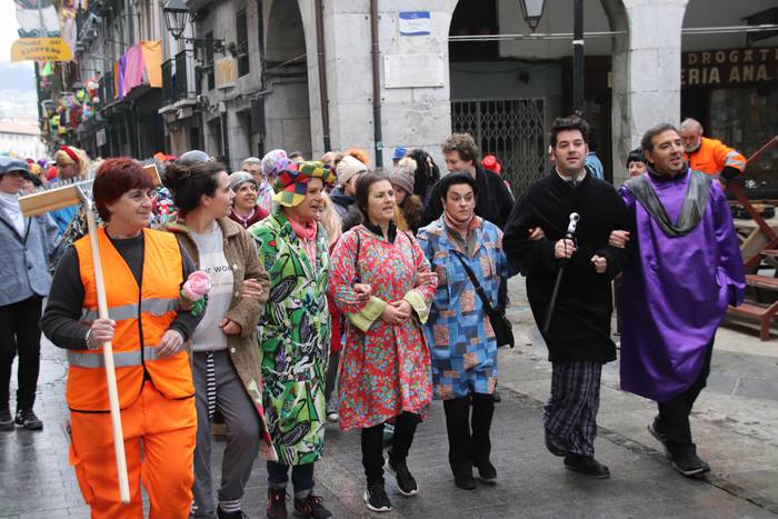 Dianak esnatu du Zaldunita 15 1551612311332