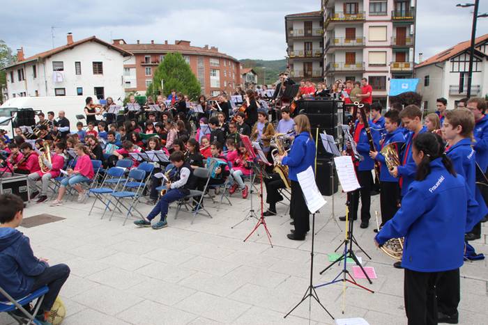 Emusik emanaldia Zizurkilen 1 1462635994993