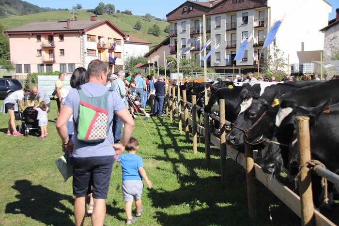 Jendetza elkartu du Asteasuk 39 1569763919727