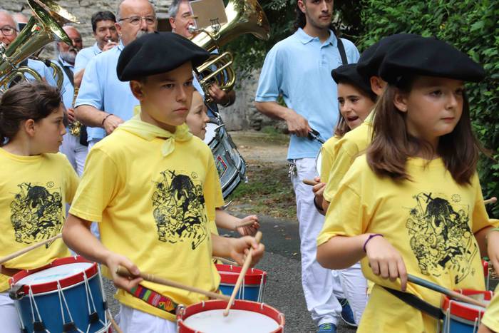 Danbor hotsek hartu dute Ama 7 1562504162339