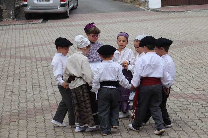 Dantzarako afizioa badaukate 54 1566133777538