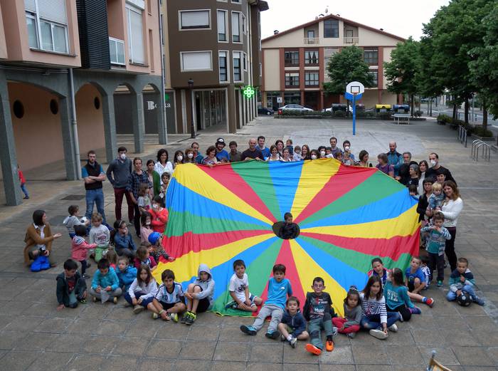 «Familia eta gizarte hesia» osatzeko deia Iruratik