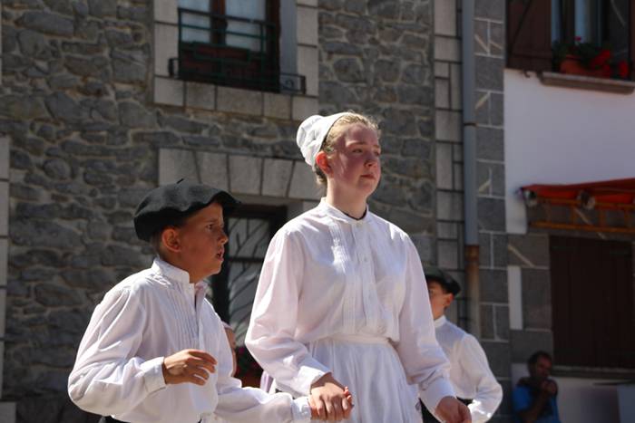 GOIAZKO ANDRA MARI JAIAK 201 30 1502631669735