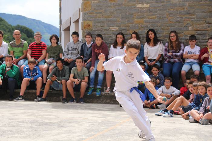 Tradizioa mantentzeko soka 110 1498747269882