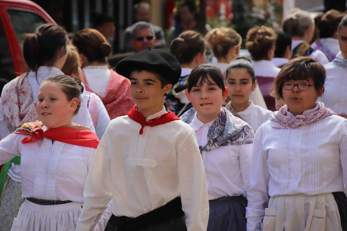 Dantzan ospatu dute Sutarrir 7 1557663329320