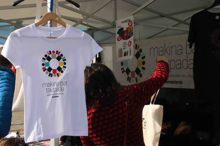 Materiala saltzen aritu dira 4 1549718764317