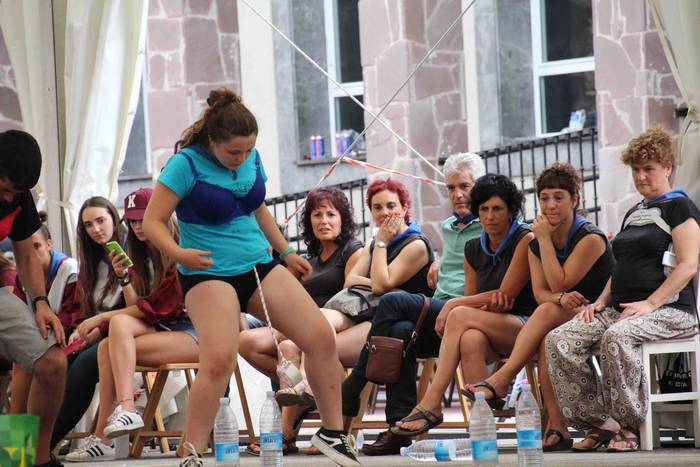 Lotsak ez du lekurik salontz 41 1565373555112