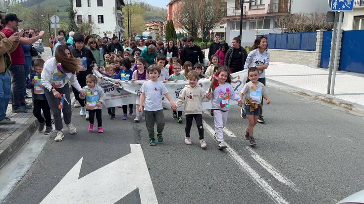 Zizurkilgo Herrigunetik Villabonako plazara, lumadi berriaz