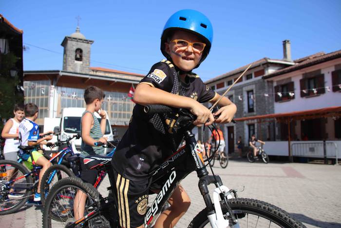 Goiazko festak. Ume jolasak. 80 1660322736356