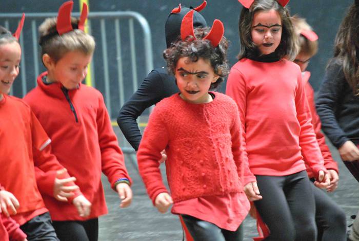 Euskal mitologiaz jantzi da  15 1582282571466