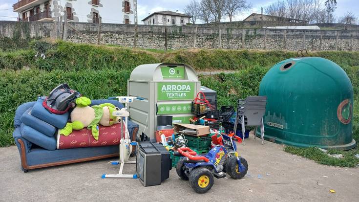 Zizurkilgo Udala kezkatuta, ekarpen-guneen «erabilera desegokiarekin»