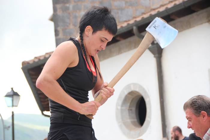 Abaltzisketa San Joan festak aizkora 15 1466947531155