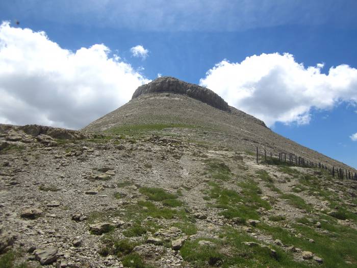 Aizkardirekin, Pirinioetara