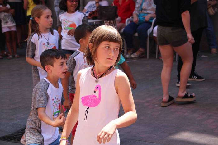 Tripa beteta, dantzan pasa d 84 1563205360931