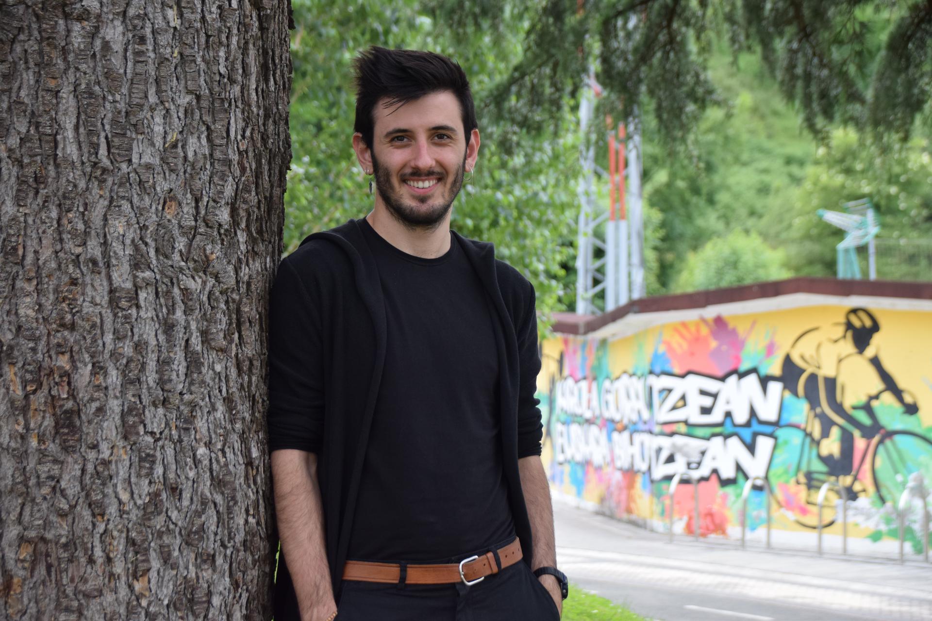 «Ikasi dudana eta gero, beste begi batzuekin ikusten ditut pelikulak»