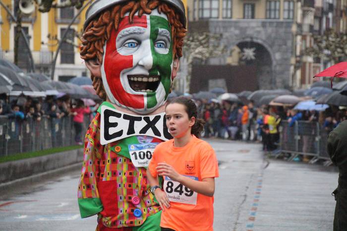 700 haur inguru XXXI. Ero Et 35 1516542040801