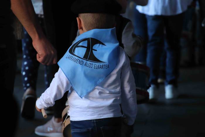 Danbor hotsek esnatu dute au 15 1572095554390