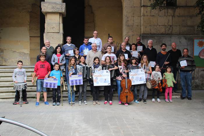 Musikazaleak eta musikariak bilduko ditu lehen Musikherria jaiak