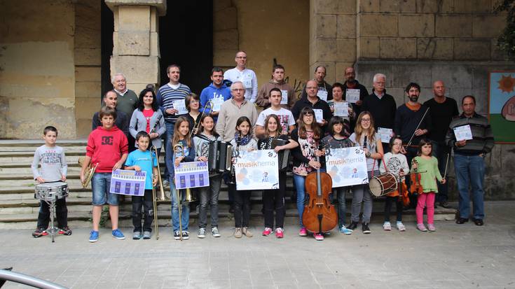 Musikazaleak eta musikariak bilduko ditu lehen Musikherria jaiak