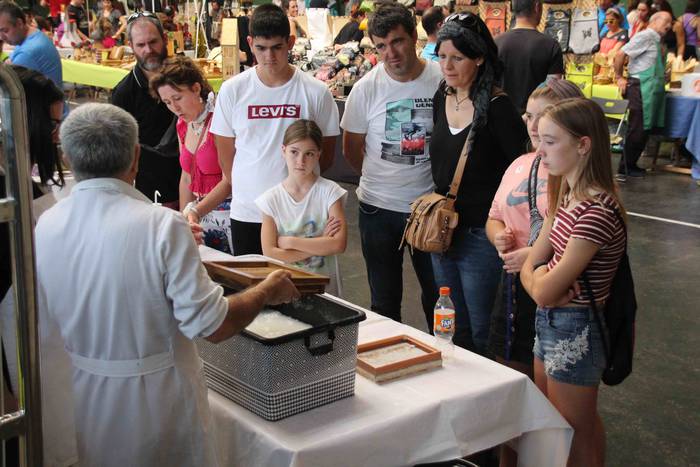 Zizurkil herrigunea Azoka Be 26 1570974691720